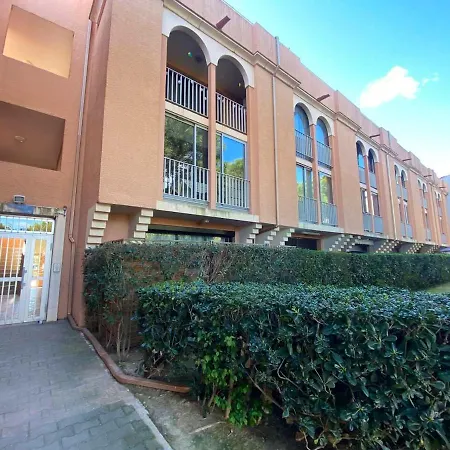 A Cyprien 34 M² + Terrasse * Saint-Cyprien (Pyrenees-Orientales)