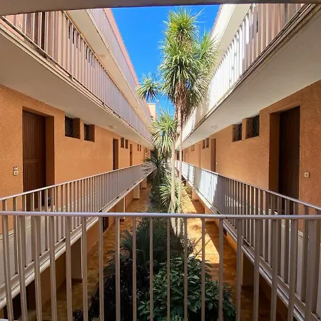 A Cyprien 34 M² + Terrasse Apartment *